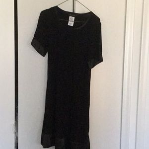 Another cute little black dress!